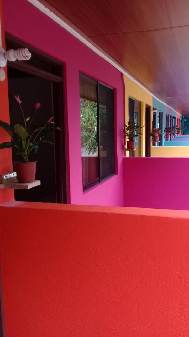 Cabinas Surf Side 卡维塔 外观 照片